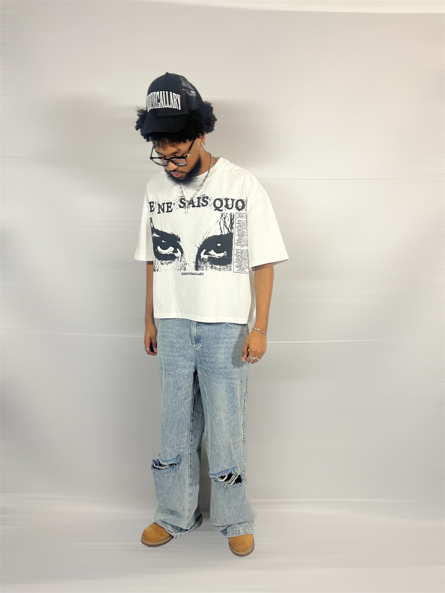 "Je Ne Sais Quoi" Graphic Tee